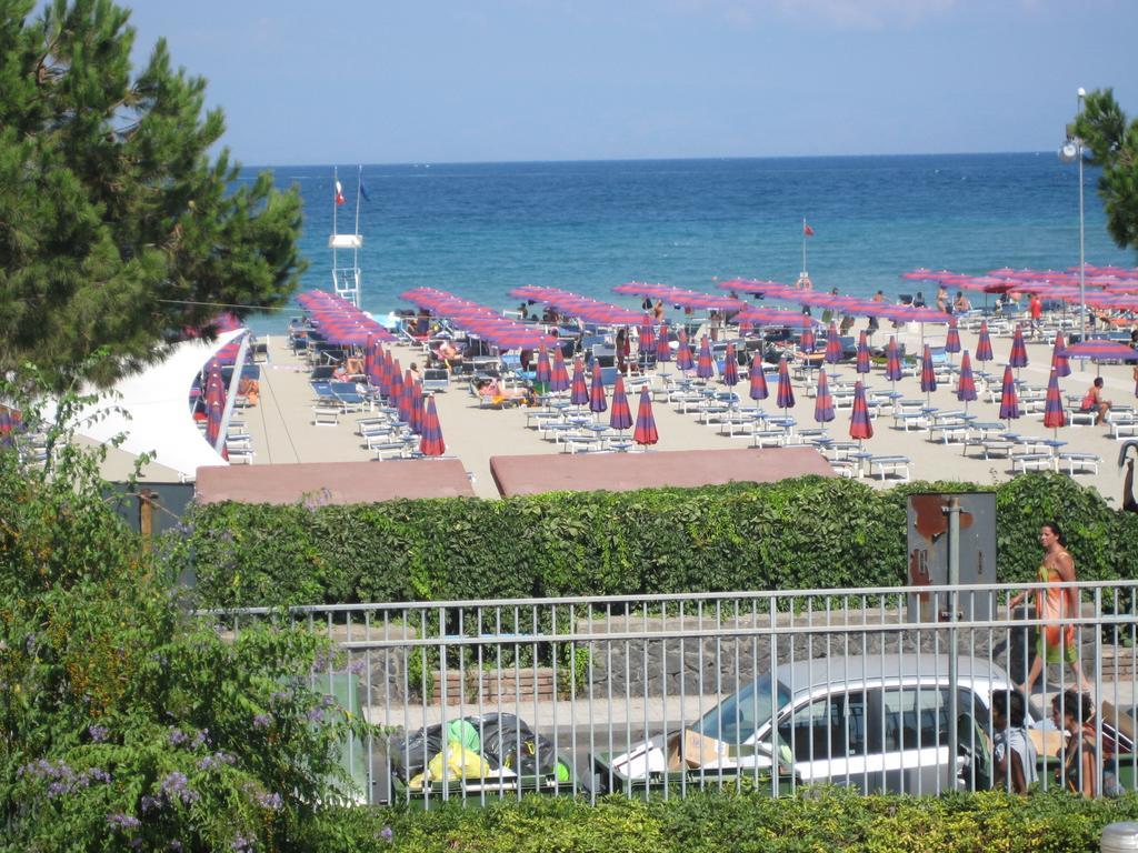 B&B Baia Delle Sirene Giardini Naxos Oda fotoğraf